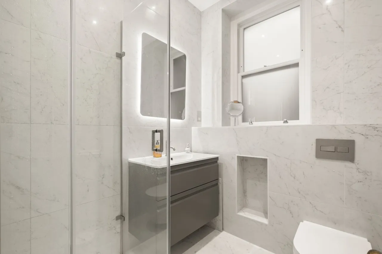 Prince of Wales Drive, London, SW11, photo 10