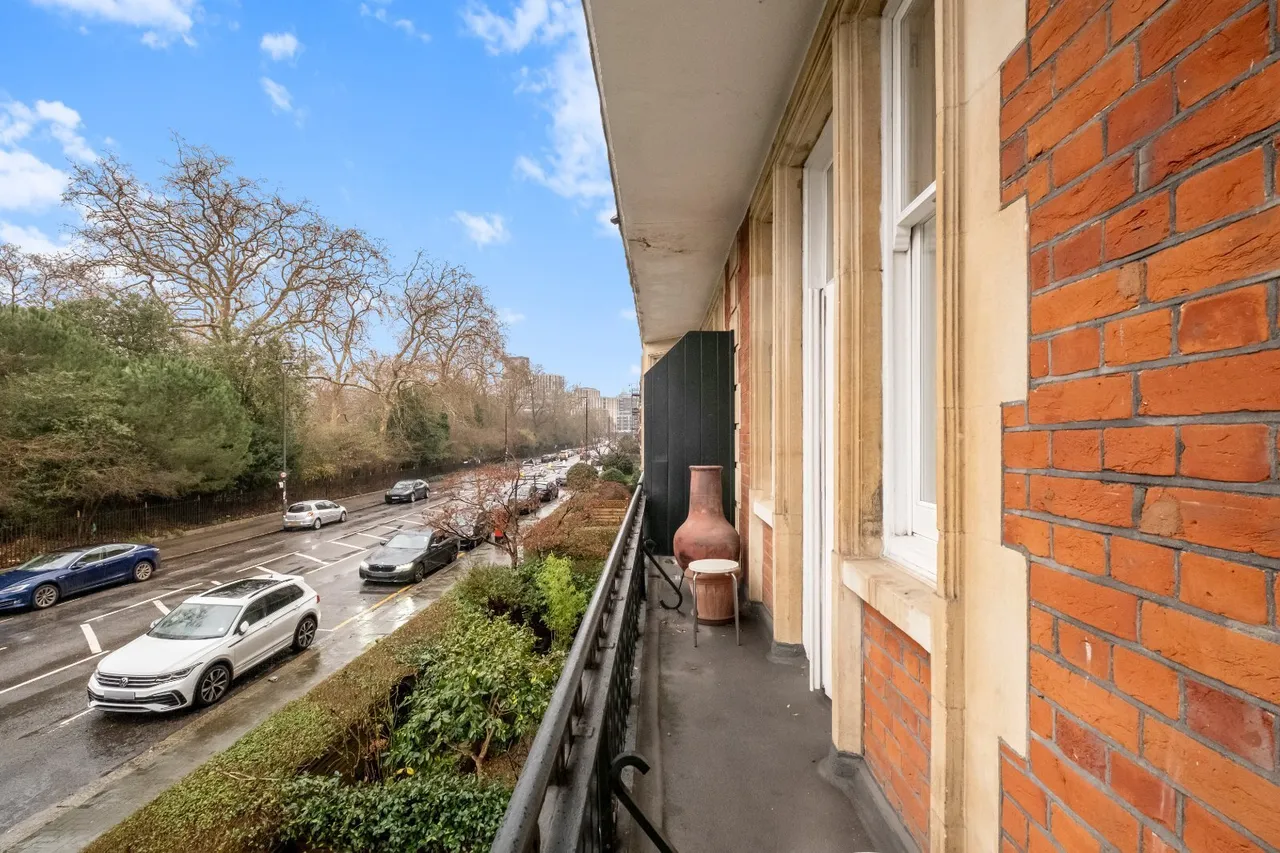 Prince of Wales Drive, London, SW11, photo 18