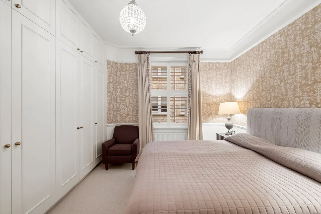 Prince of Wales Drive, London, SW11, photo 17