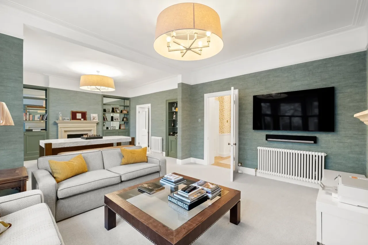 Prince of Wales Drive, London, SW11, photo 13