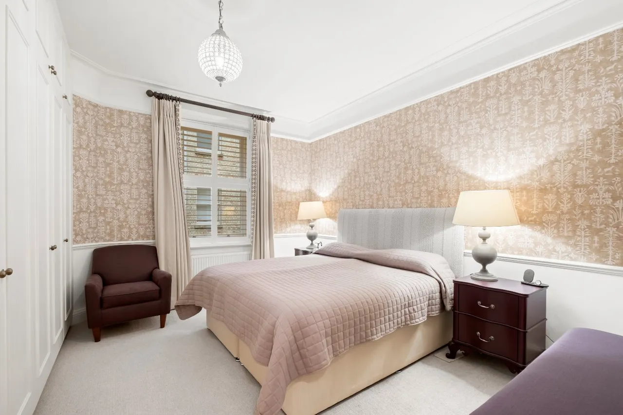 Prince of Wales Drive, London, SW11, photo 7