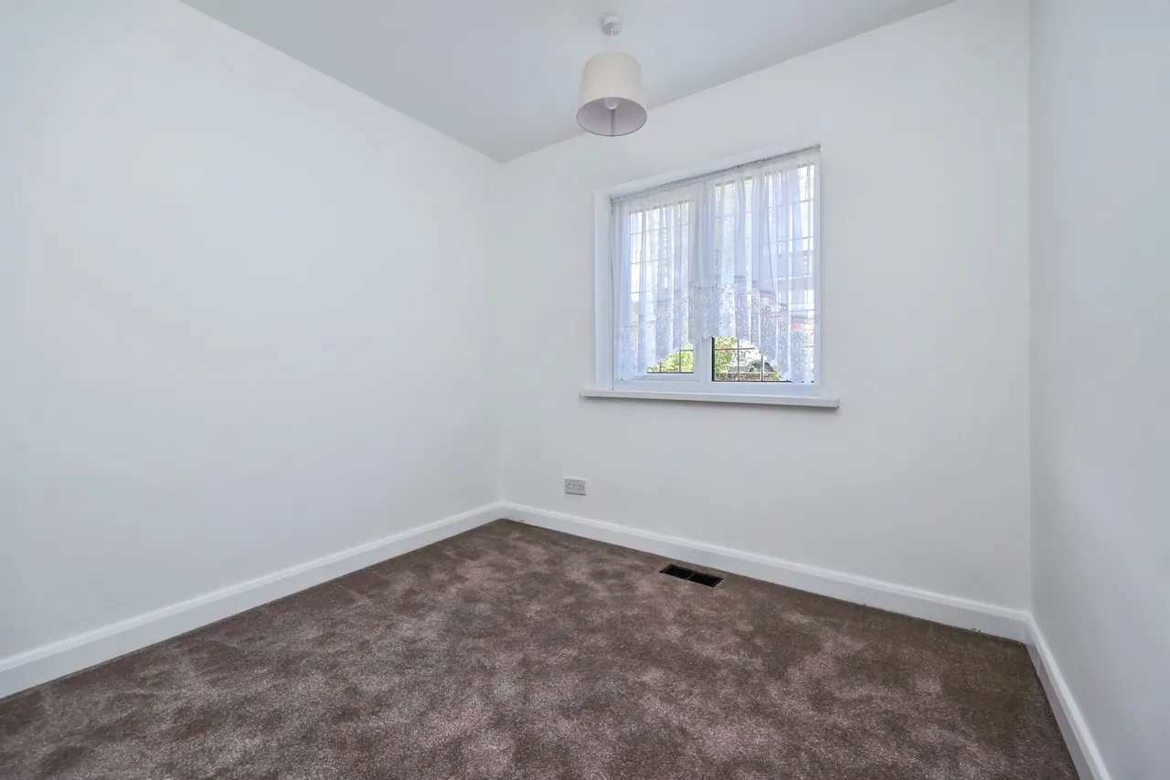 Lawrence Avenue, Eastwood, NG16, photo 10