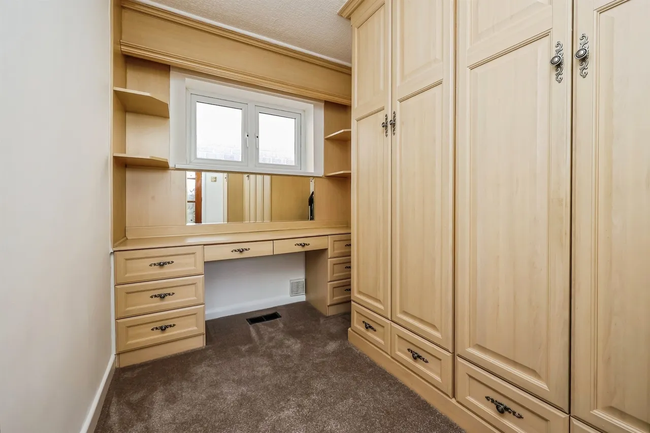 Lawrence Avenue, Eastwood, NG16, photo 11