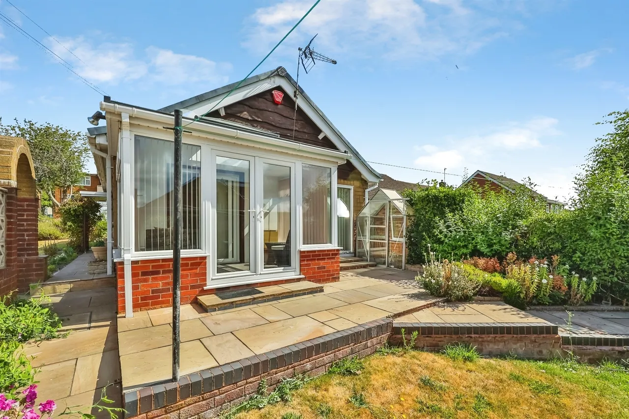 Lawrence Avenue, Eastwood, NG16, photo 17