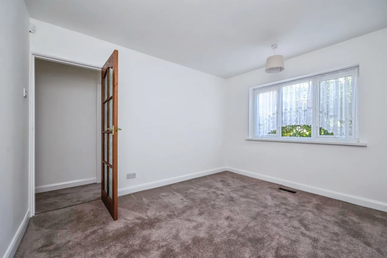 Lawrence Avenue, Eastwood, NG16, photo 9