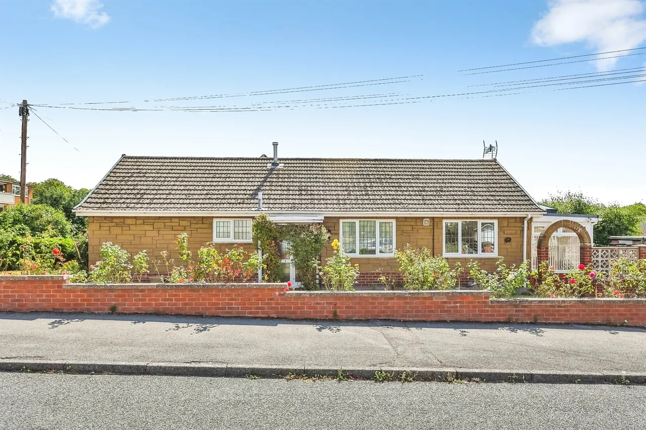 Lawrence Avenue, Eastwood, NG16, photo 19