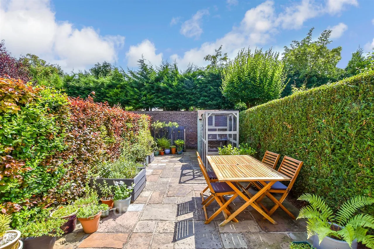 Hanbury Close, Wateringbury, ME18, photo 11