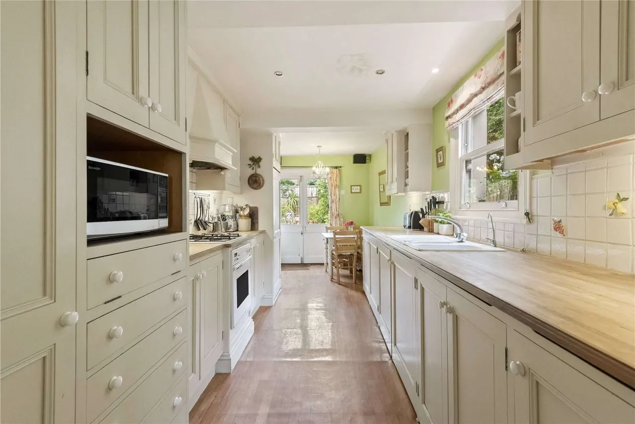 Dempster Road, London, SW18 1AT, photo 6