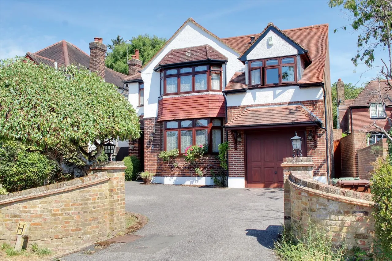 4 bed house for sale — Mountway,, Potters Bar EN6 1ER
