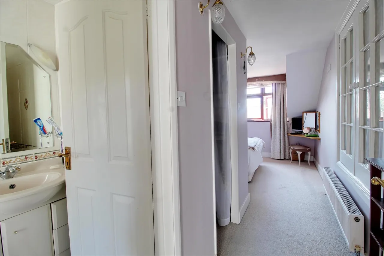 Mountway,, Potters Bar EN6 1ER, photo 22