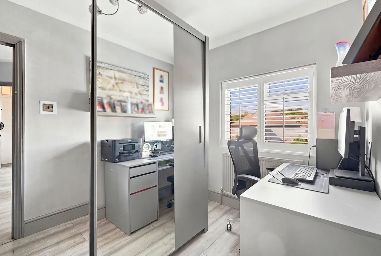 Harold Road, London, E4, photo 23