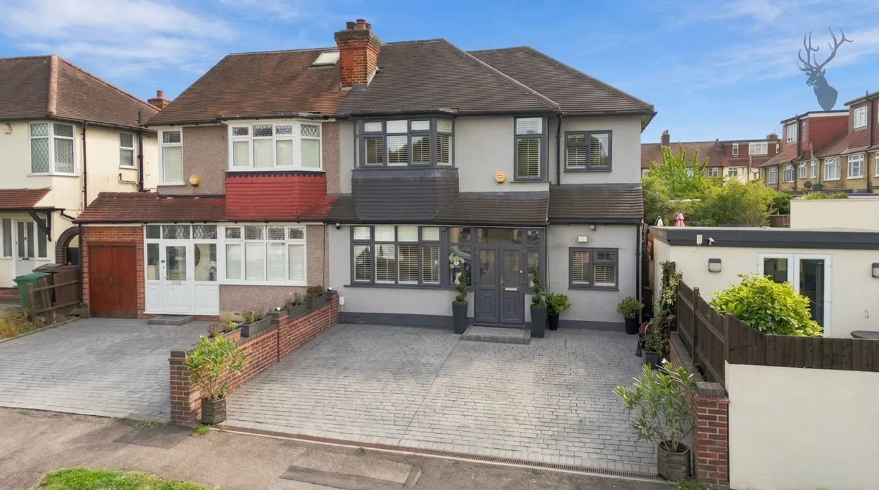 4 bed house for sale, Harold Road, London, E4