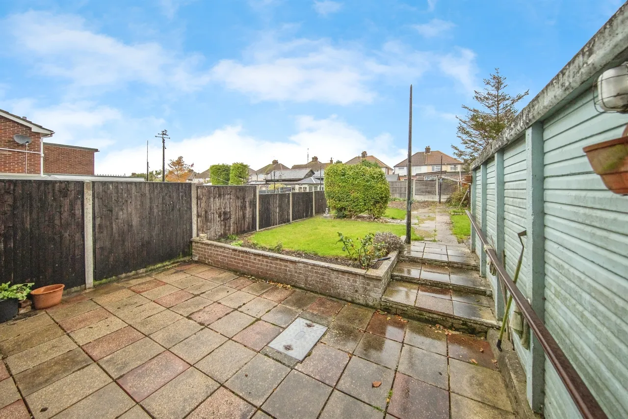 Larksfield Crescent, Harwich, photo 12