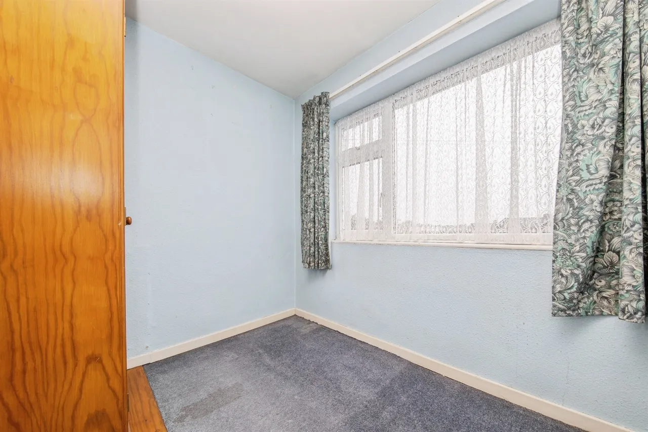 Larksfield Crescent, Harwich, photo 10