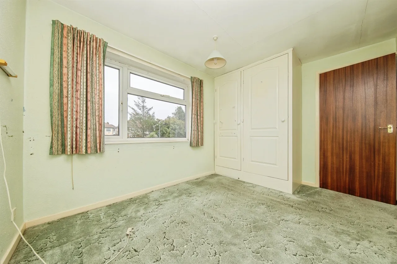 Larksfield Crescent, Harwich, photo 8