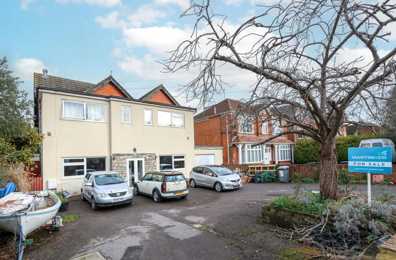 1 bed flat for sale — Southbourne Road, Bournemouth