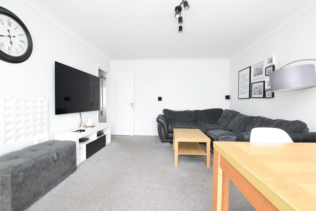 Royle Close, Romford, RM2 5PS, photo 3