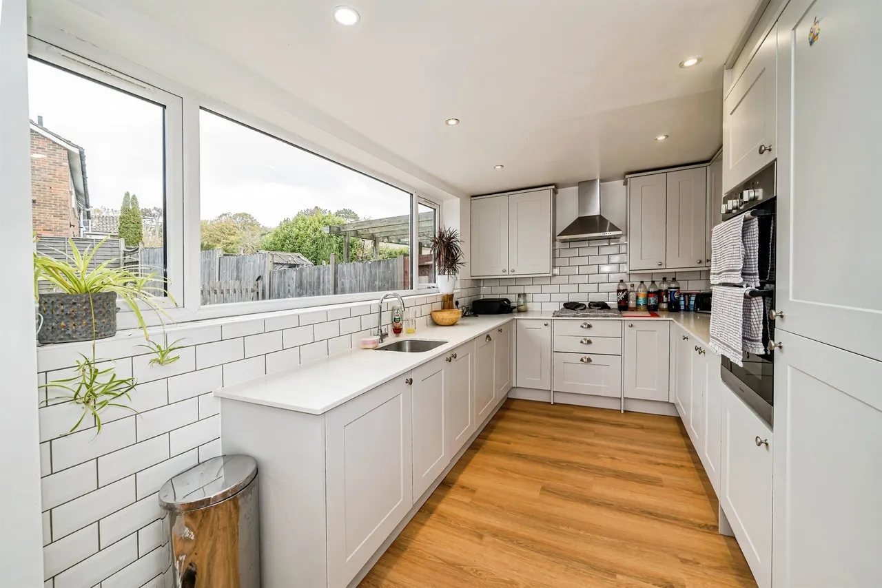 Long Furlong Drive, Slough, SL2, photo 16