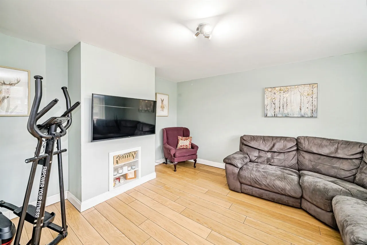 Long Furlong Drive, Slough, SL2, photo 13