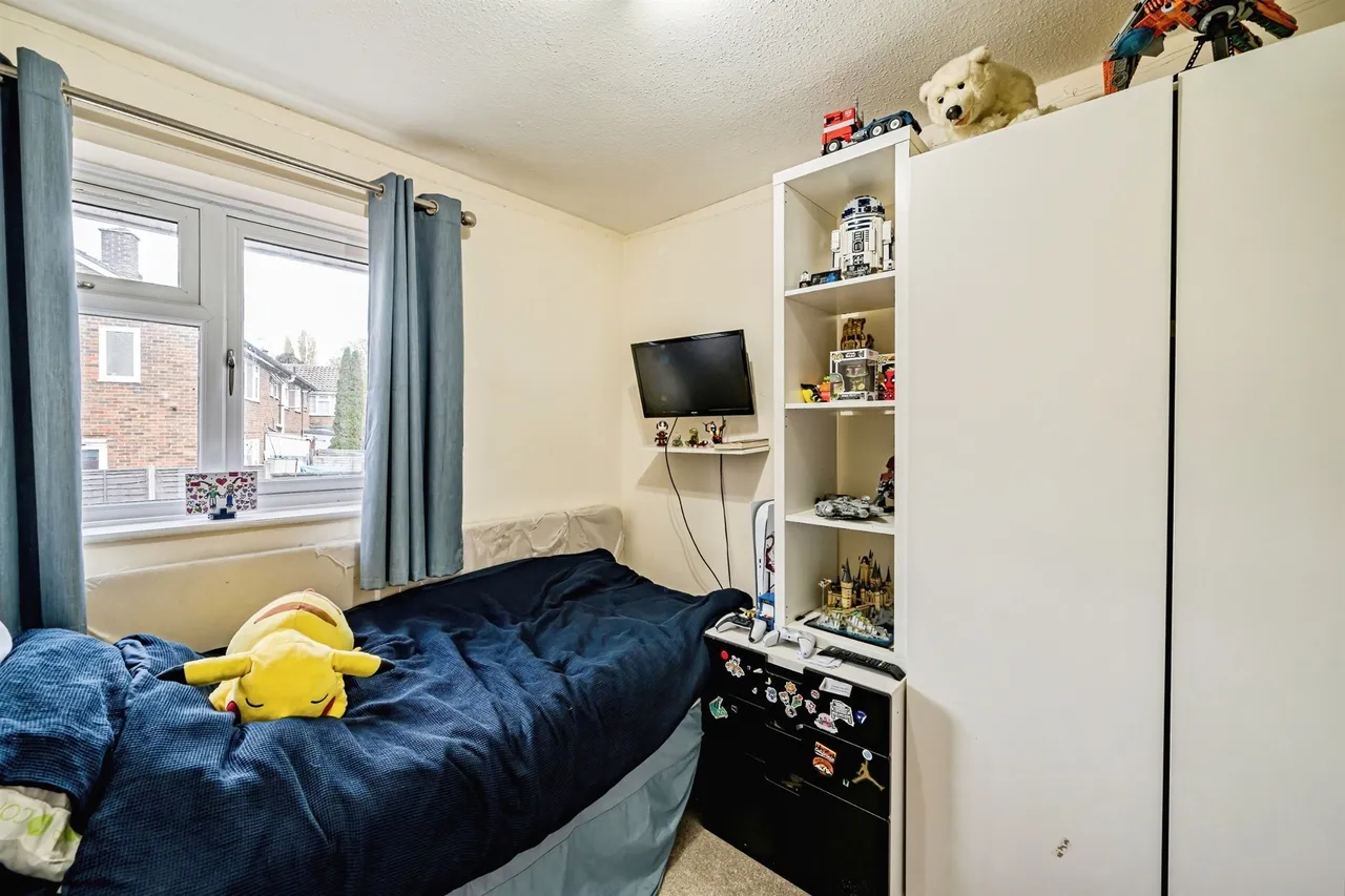 Long Furlong Drive, Slough, SL2, photo 5