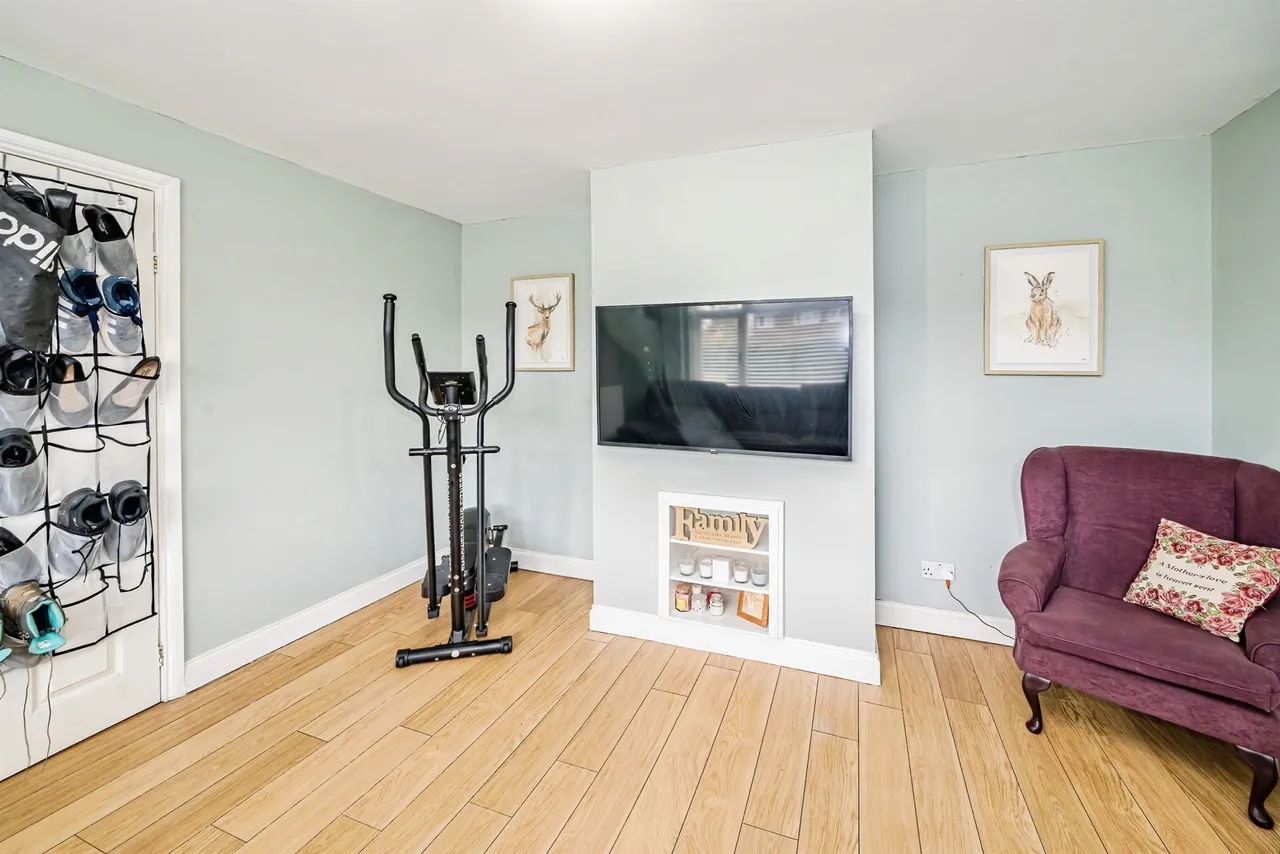 Long Furlong Drive, Slough, SL2, photo 12