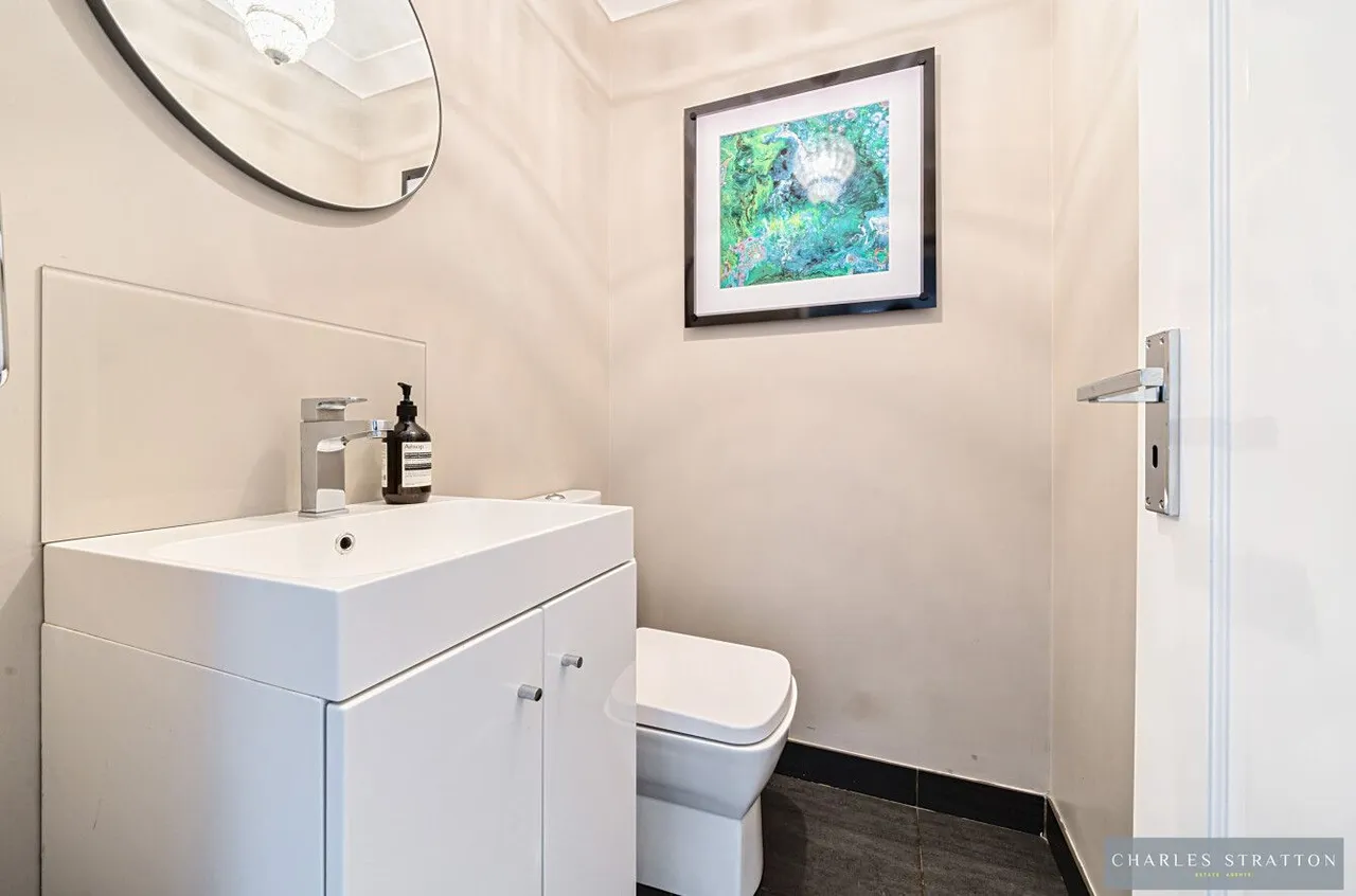 Risebridge Road, Romford, Essex, RM2 5PR, photo 11