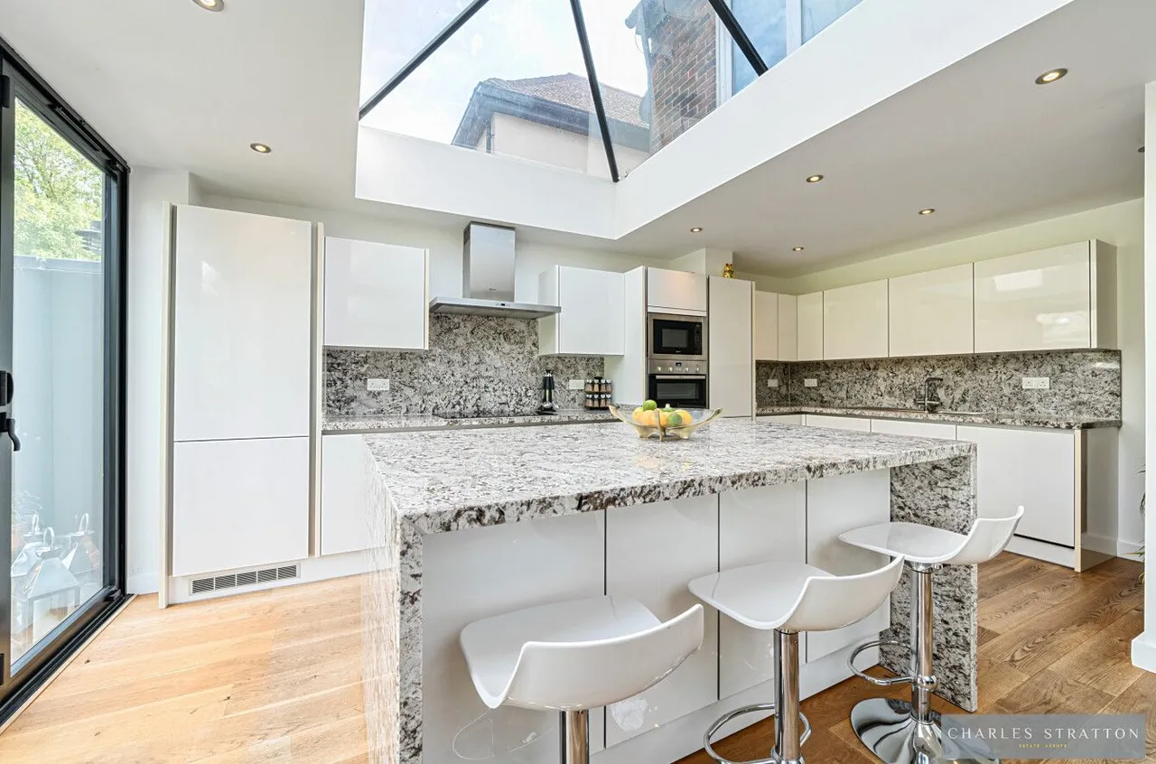Risebridge Road, Romford, Essex, RM2 5PR, photo 3