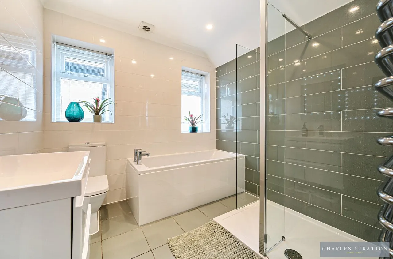 Risebridge Road, Romford, Essex, RM2 5PR, photo 16