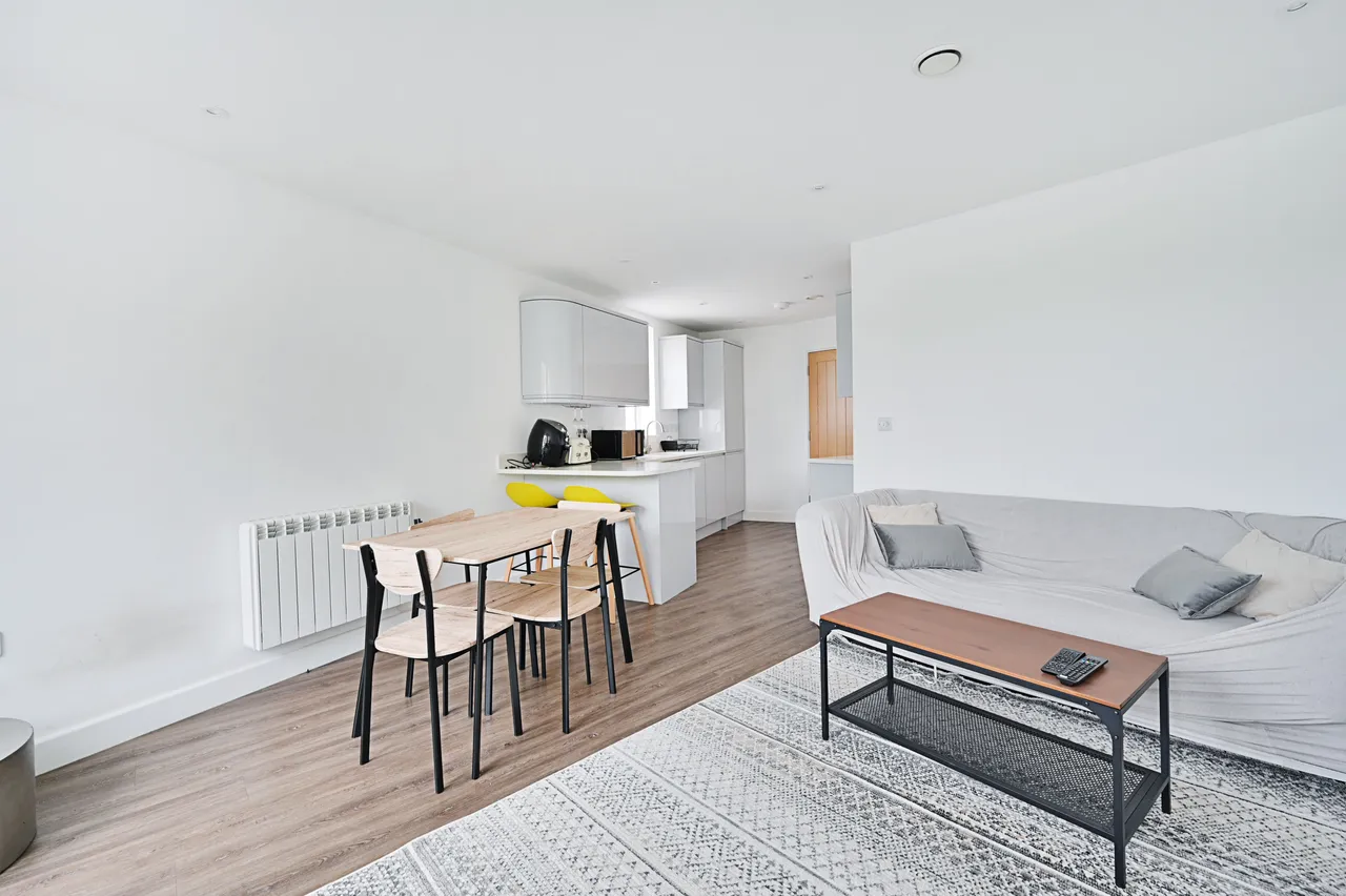 Flat 4, Parkgate Apartments, Cadogan Terrace, London, photo 8