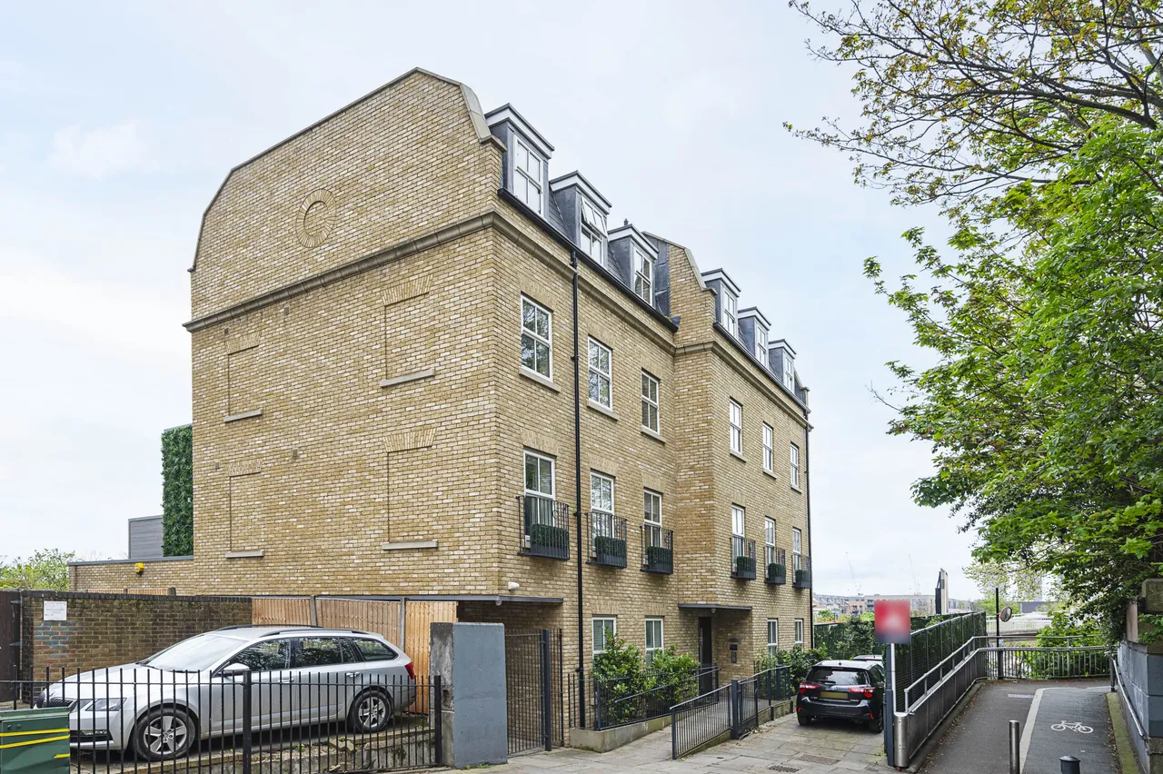Flat 4, Parkgate Apartments, Cadogan Terrace, London, photo 10
