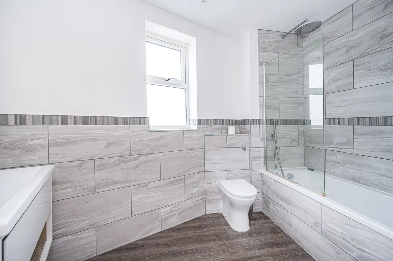Flat 4, Parkgate Apartments, Cadogan Terrace, London, photo 4