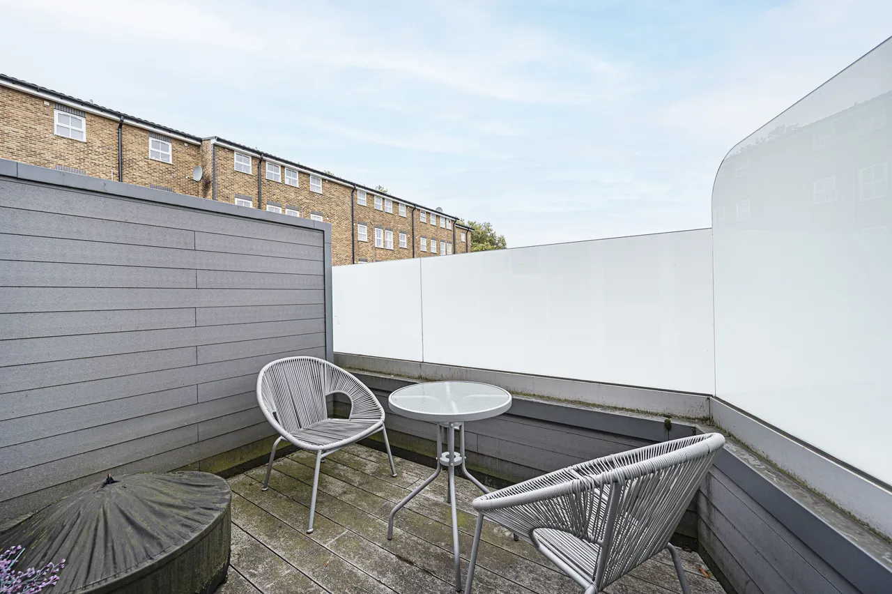 Flat 4, Parkgate Apartments, Cadogan Terrace, London, photo 9