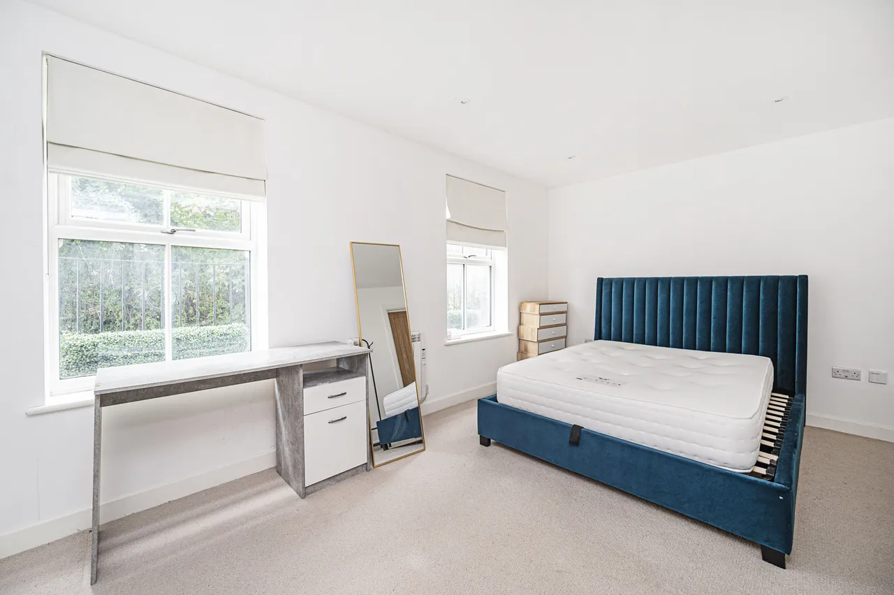 Flat 4, Parkgate Apartments, Cadogan Terrace, London, photo 5