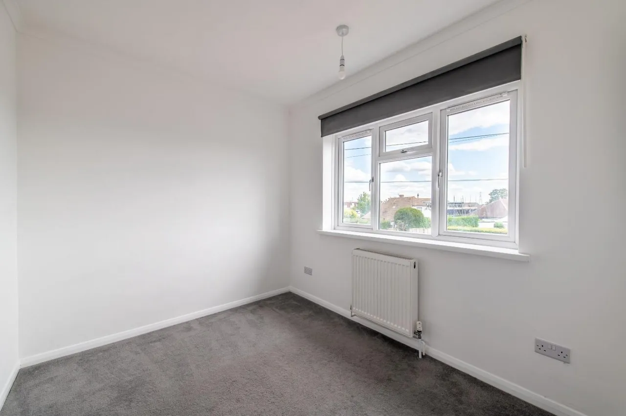 Lewis Road, Gravesend, DA13, photo 13
