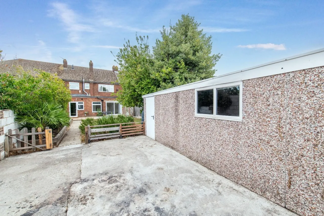 Lewis Road, Gravesend, DA13, photo 20