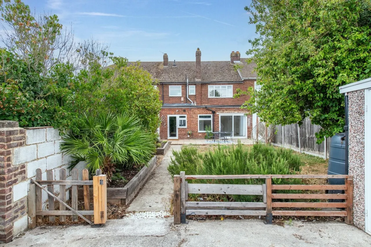Lewis Road, Gravesend, DA13, photo 21