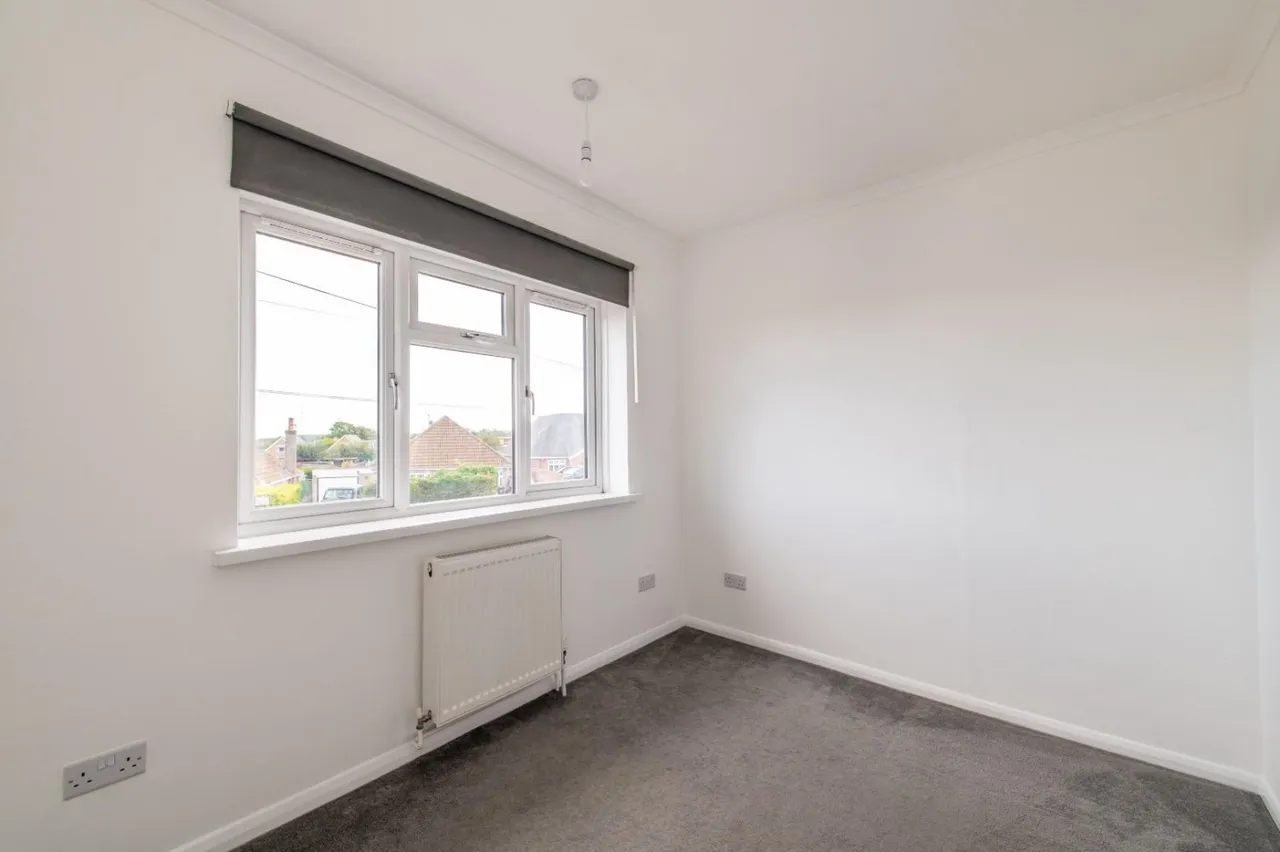 Lewis Road, Gravesend, DA13, photo 14