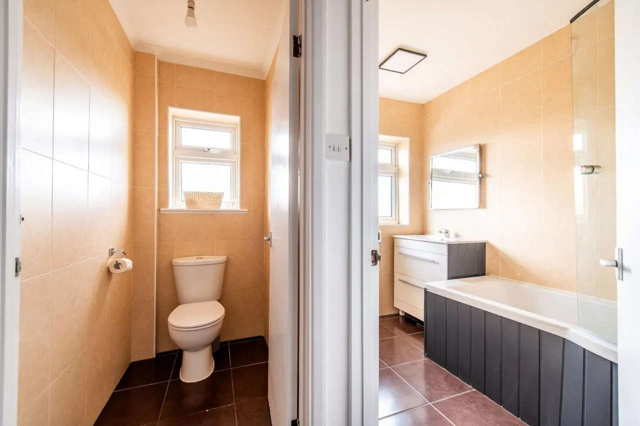 Lewis Road, Gravesend, DA13, photo 16