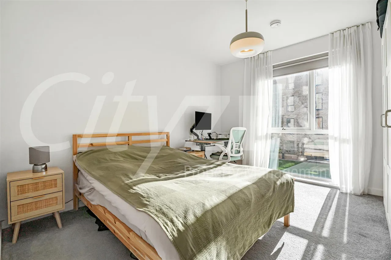 Vousden Grove, London, SE28 0PG, photo 16