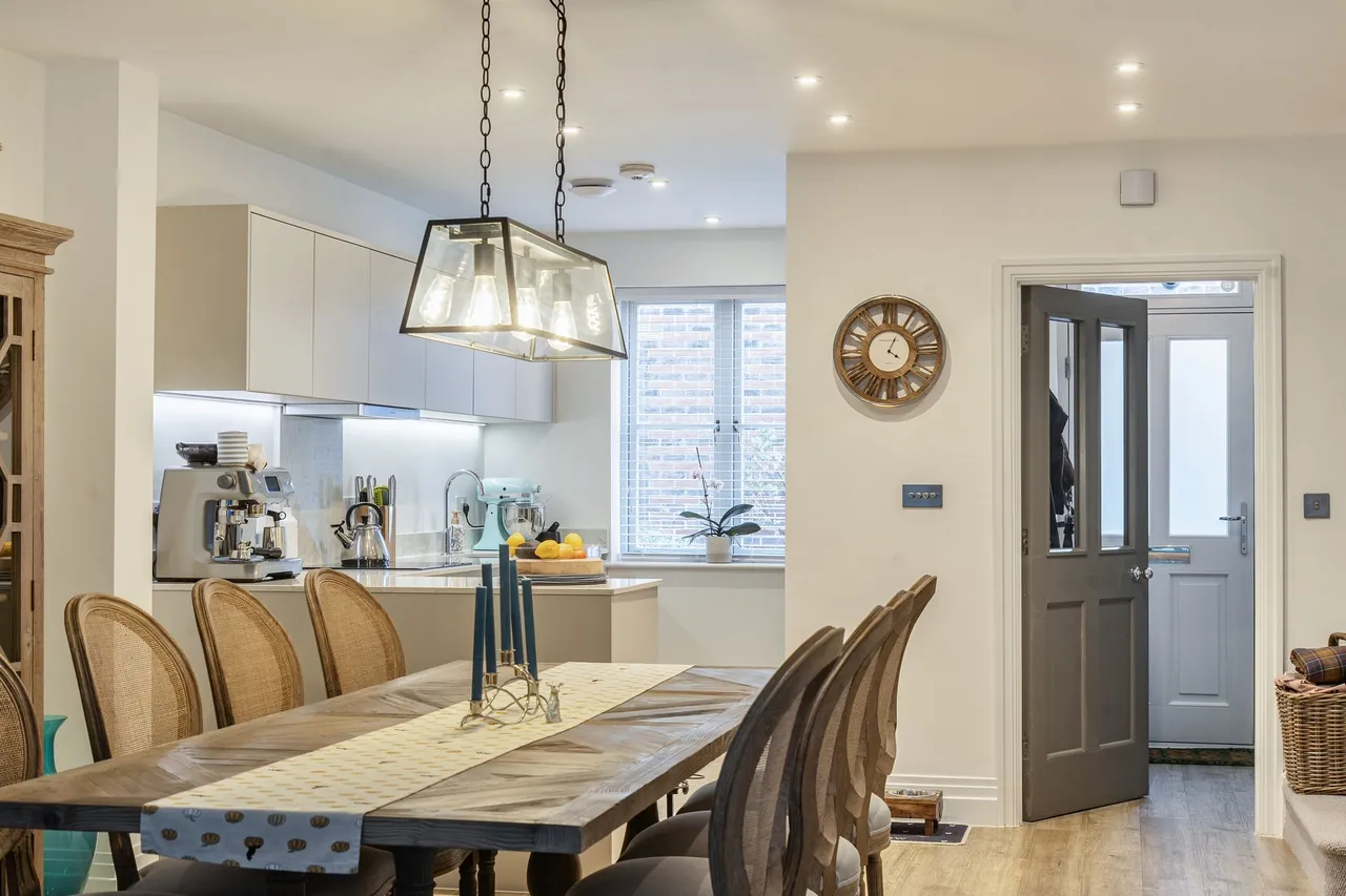 Kings Drive, Midhurst, GU29, photo 2