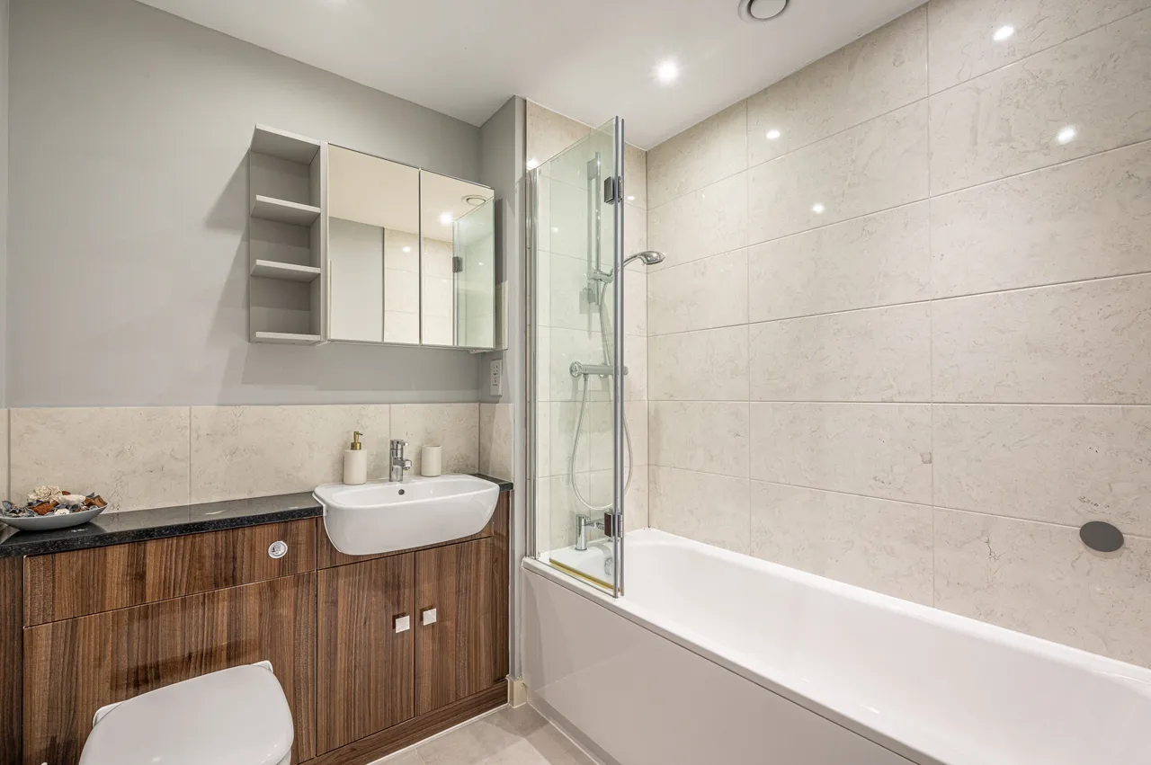 17 Greenshank House, 19 Moorhen Drive, London, photo 6