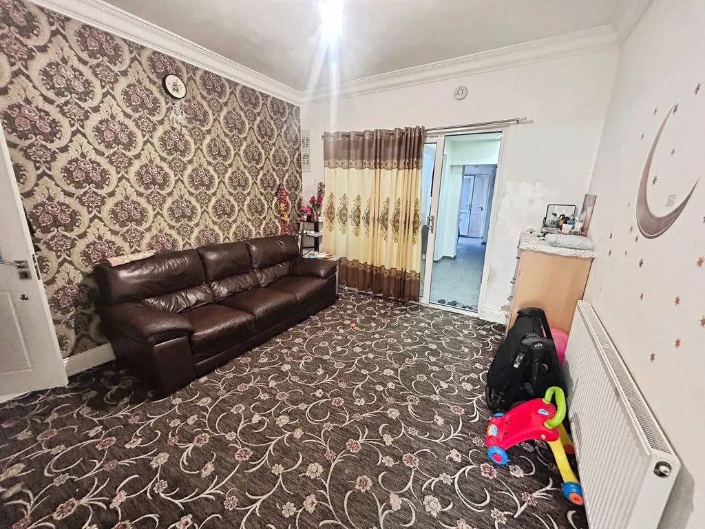Village Road, Aston, B6, photo 6