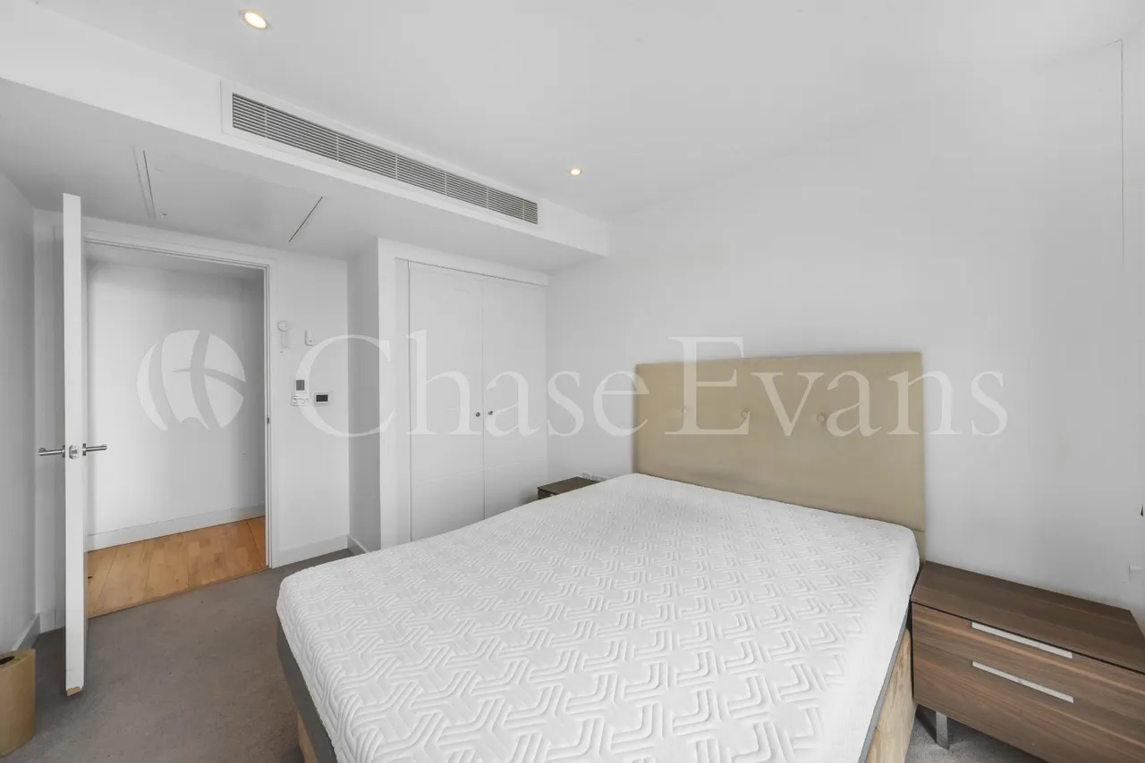 Landmark West Tower, 22 Marsh Wall, Canary Wharf, London, E14, photo 7