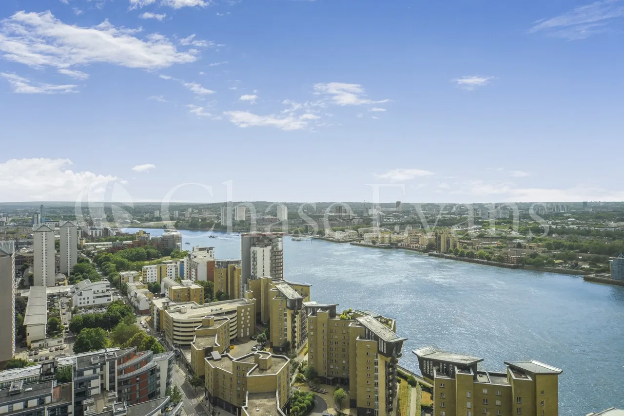 Landmark West Tower, 22 Marsh Wall, Canary Wharf, London, E14, photo 9