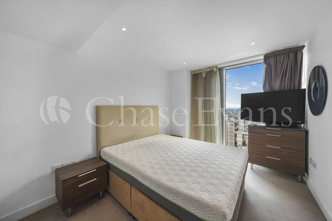Landmark West Tower, 22 Marsh Wall, Canary Wharf, London, E14, photo 6