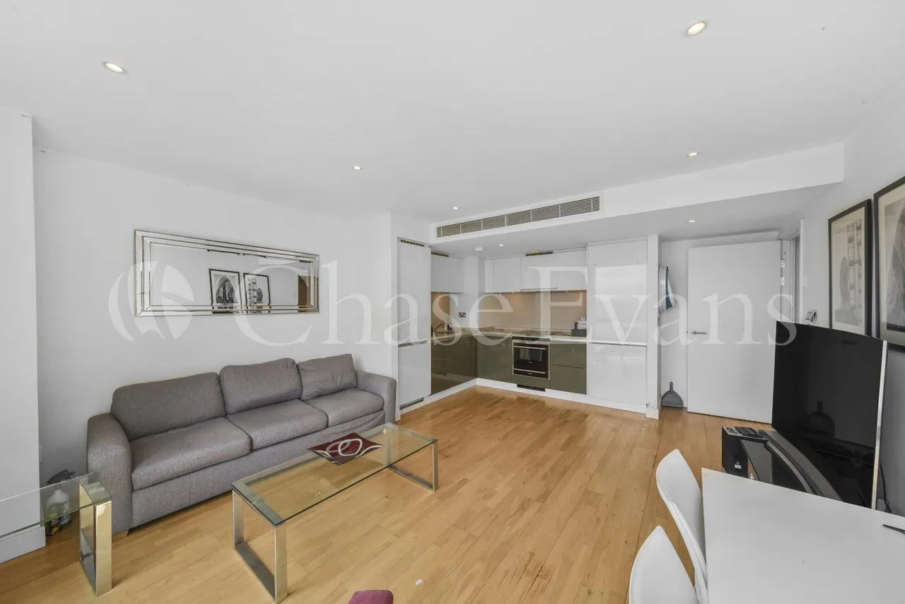 Landmark West Tower, 22 Marsh Wall, Canary Wharf, London, E14, photo 5