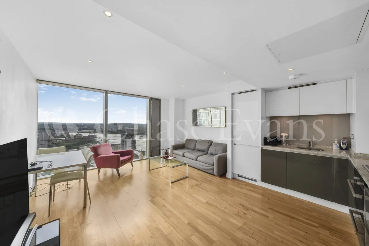 1 bed flat to rent — Landmark West Tower, 22 Marsh Wall, Canary Wharf, London, E14