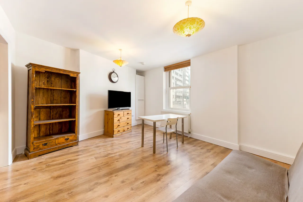 1 bed house to rent — Drummond Street, London, NW1