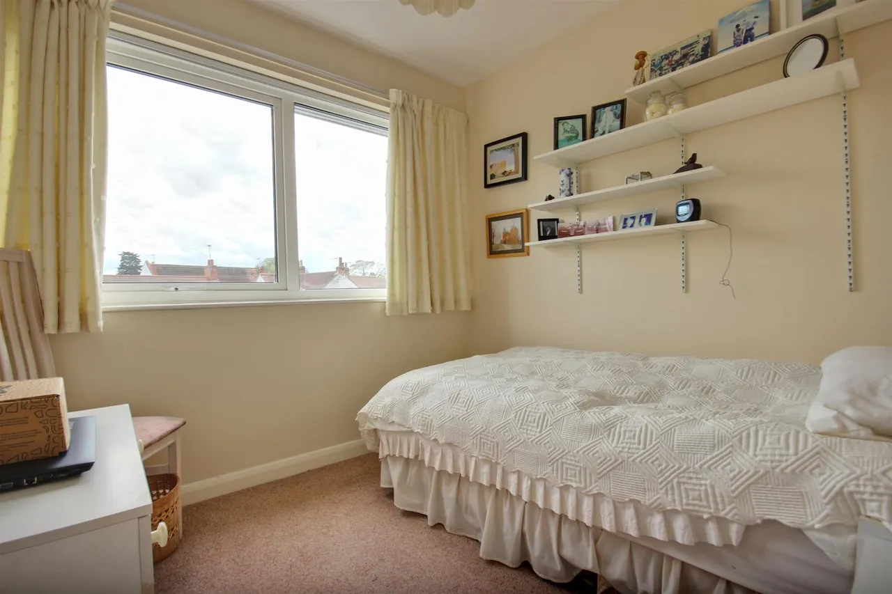 Priory Close, Swanland, photo 16
