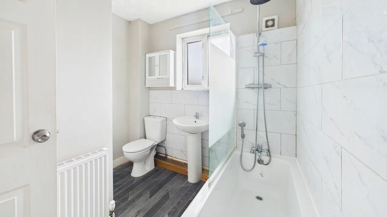Bell Street, Upton, WF9, photo 9